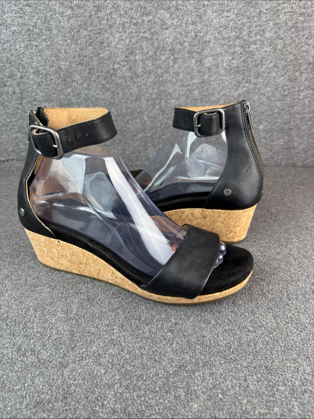 Ugg Zoe II Wedge Sandals Womens 9 Black Leather Adjustable Ankle Straps Cork